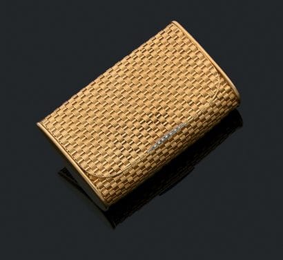 Jolie boîte-minaudière en vannerie d'or jaune...
