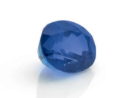 Oval faceted sapphire of beautiful color...