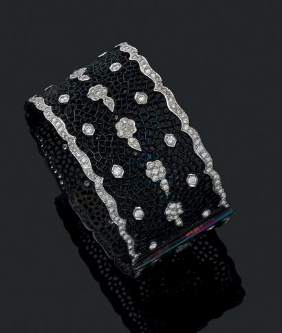 Large black gold (750) lace opening bangle...