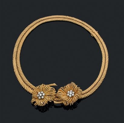 VAN CLEEF & ARPELS
Beau collier en or jaune...