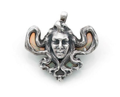 René LALIQUE
Large silver (925) pendant featuring...