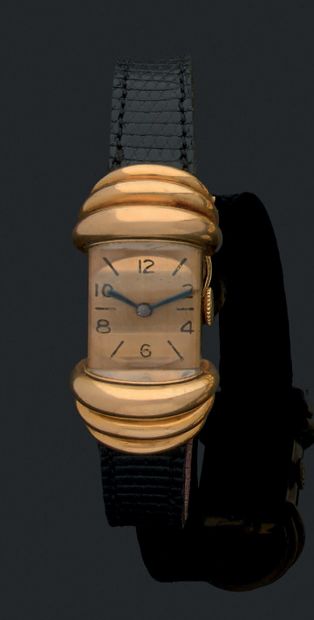 Montre bracelet de dame.
Boîtier en or jaune...