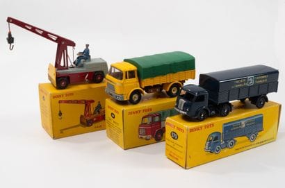 DINKY TOYS FRANCE
Lot including:
-GAK
