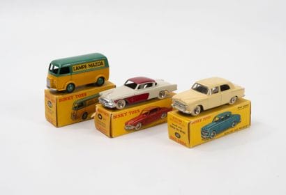 DINKY TOYS FRANCE
Lot including :
-Sedan...