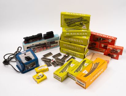 MARKLIN
Set includes locomotive, 6 cars,...