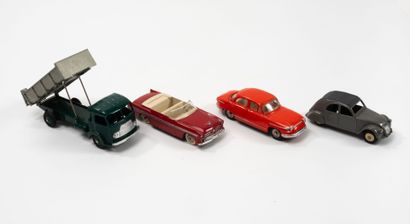 DINKY TOYS FRANCE
Lot including :
-2 CV Citroën...