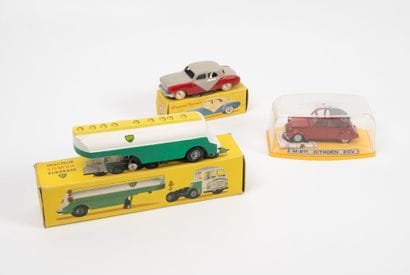 DINKY SUPERTOYS
Unic tractor and Boilot semi-trailer...