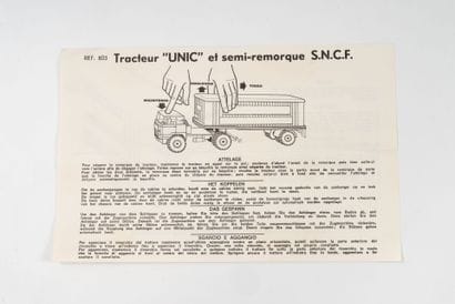 DINKY TOYS FRANCE
Unic Esterel tractor-trailer...