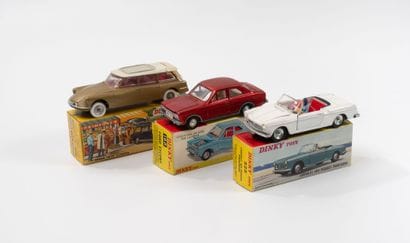 DINKY TOYS FRANCE
Lot including :
-Station...