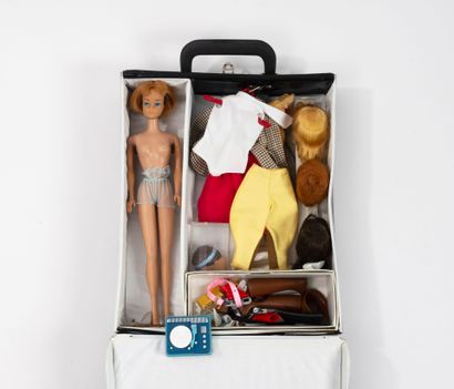 MATTEL Barbie
1958 Barbie doll in black branded...