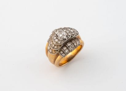 Ring in yellow gold (750) and platinum (850)...