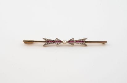 Broche barrette en or jaune (750) et platine...