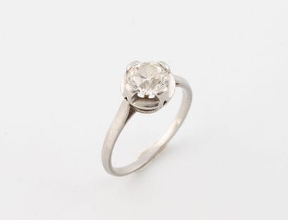 Wedding band ring in platinum (850) set with...