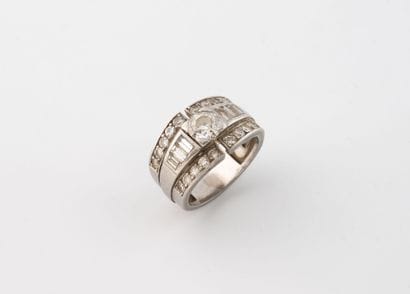 Platinum ring (850) set with a main old-cut...