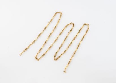 Long sautoir in yellow gold (750) with fancy...