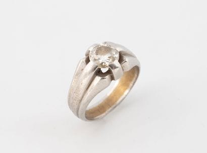 Wedding band ring in platinum (850) set with...