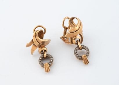 Pair of earrings in yellow gold (750), consisting...