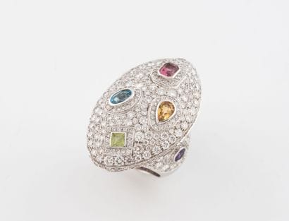 Important marquise ring in white gold (750),...