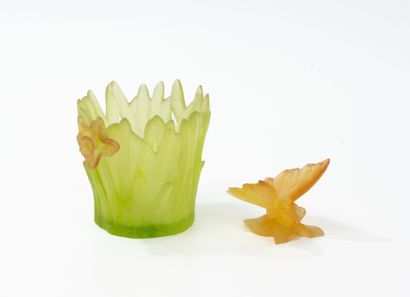 DAUM FRANCE
Daffodil and butterfly photophore.
Yellow...