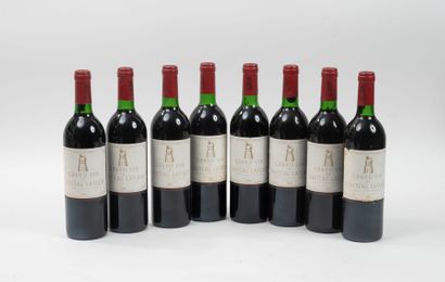 CHÂTEAU LATOUR
8 bottles, 1983.
GCC1 Pauillac.
Shoulder...