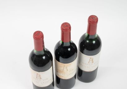 CHÂTEAU LATOUR
3 bottles, 1983.
GCC1 Pauillac.
Shoulder,...