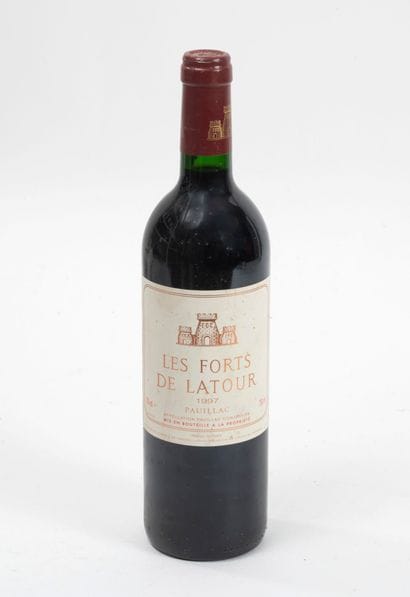 LES FORTS DE LATOUR
1 bottle, 1997.
Pauillac.
Neck...