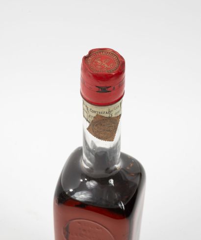 SAINT-JAMES
Plantation rum.
Half a bottle.
Slightly...