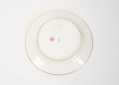 SÈVRES
Calibrated plate.
Porcelain with gold...