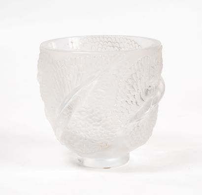 LALIQUE FRANCE
Andromeda vase.
Pressed-molded...