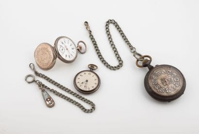 Silver gousset watch (800). 
White enameled...