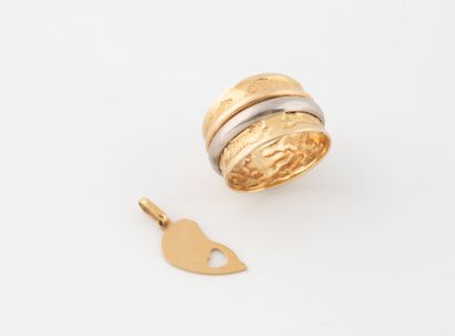 Two pieces of jewelry in yellow gold (750):
-...