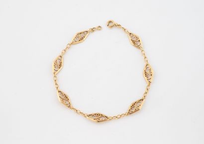 Yellow gold (750) filigree mesh bracelet.
Weight:...