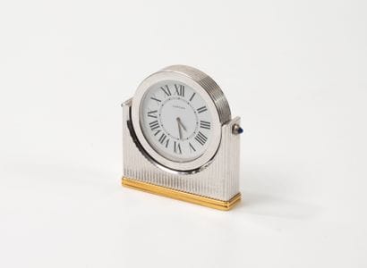 CARTIER MUST 
Desk clock in silvered and...