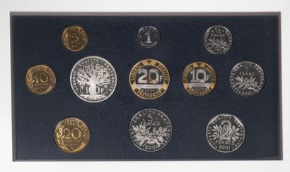 PARIS COINS & MISCELLANEOUS
Lot of 20 collectible...