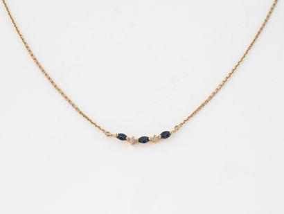 Yellow gold (750) necklace featuring a forçat...