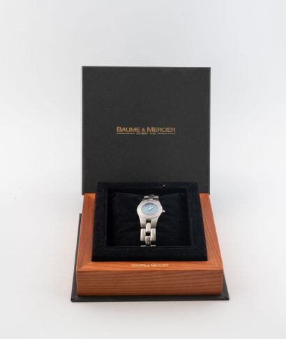 BAUME and MERCIER
Steel ladies' watch. 
The...