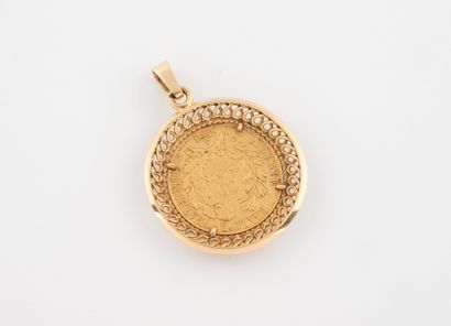 Yellow gold (750) pendant adorned with a...