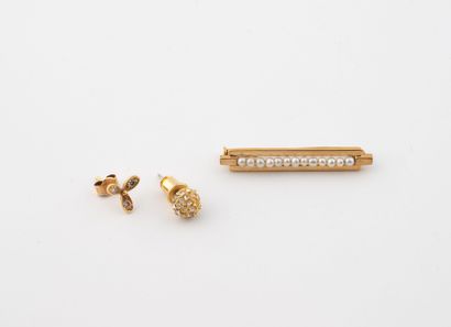 Lot including : 
- A yellow gold (750) line...