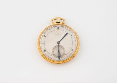 LONGINES
Pocket watch in yellow gold (750).
Mother-of-pearl...