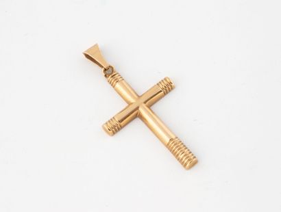 Cross pendant in yellow gold (750).
Weight:...