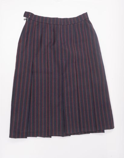 HERMES 
Flat-pleated wool skirt with gray...
