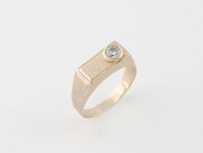Small white gold (750) signet ring set with...