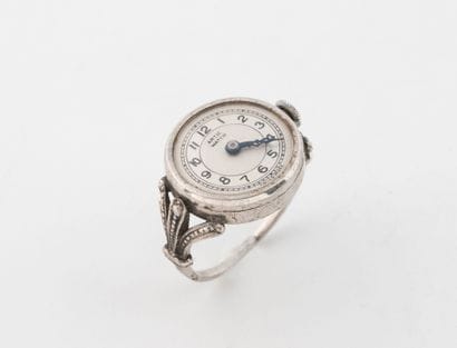 ARTIC WATCH
Watch ring in silver (925).
Round...