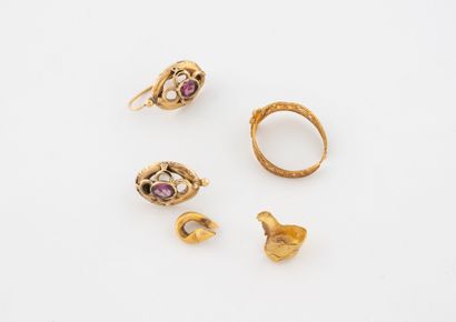 Lot of debris in yellow gold (750). 
Gross...