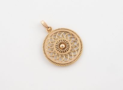 Yellow gold (750) pendant with openwork rosette....