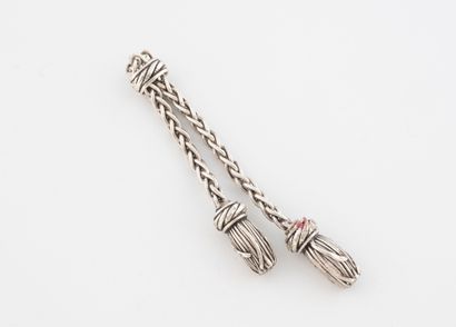 HERMES Paris
Silver-plated key ring featuring...