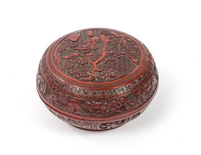 CHINA - 19th century
Circular red lacquer...