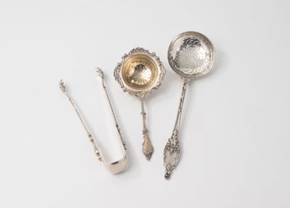 Three mismatched silver serving pieces (800...
