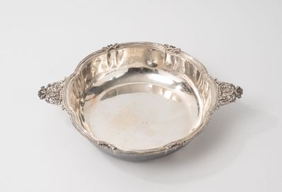 Circular silver vegetable dish (950), the...