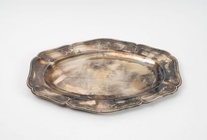 Large oval silver dish (800) with scalloped...